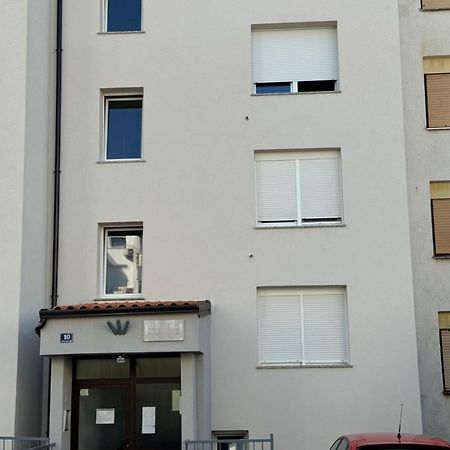 Apartment Tomy غييكا المظهر الخارجي الصورة