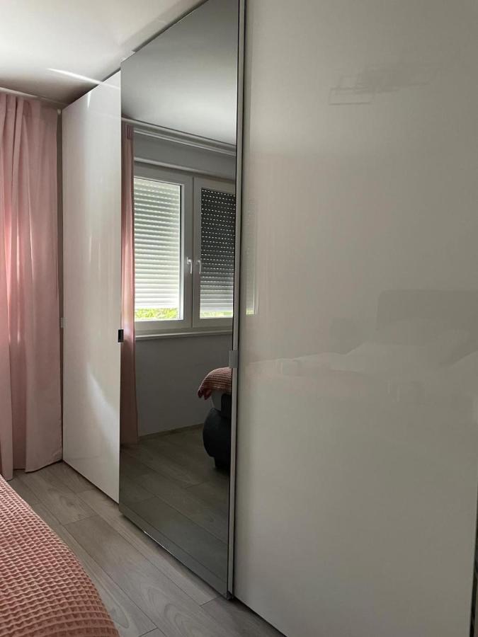 Apartment Tomy غييكا المظهر الخارجي الصورة