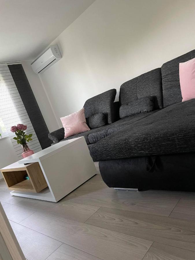 Apartment Tomy غييكا المظهر الخارجي الصورة