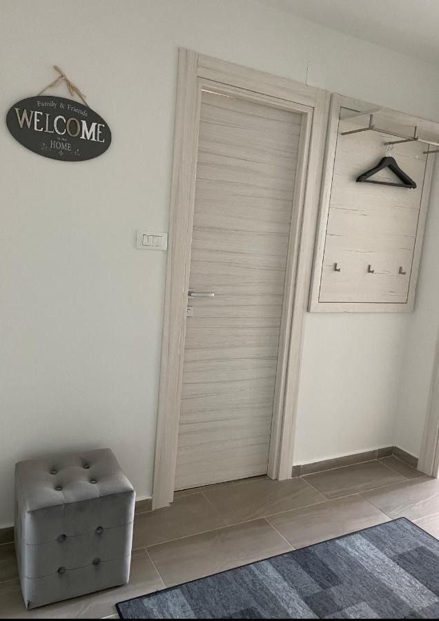 Apartment Tomy غييكا المظهر الخارجي الصورة
