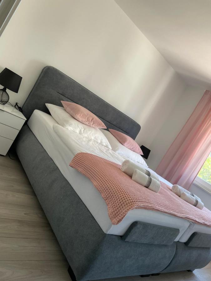 Apartment Tomy غييكا المظهر الخارجي الصورة